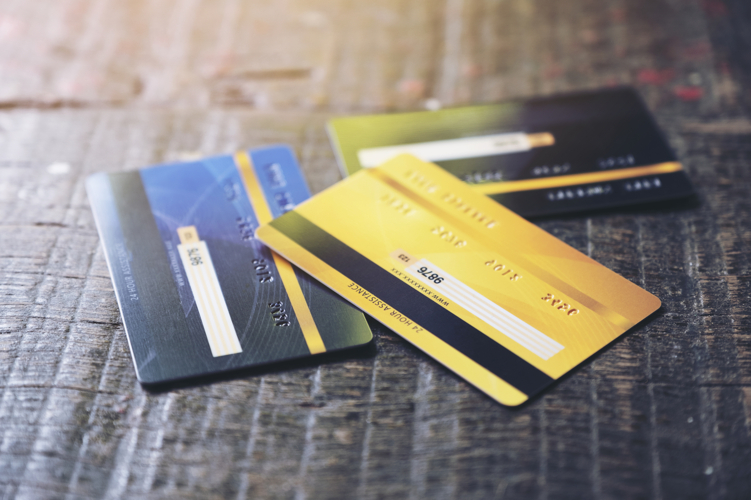 ¿Qué tipos de intereses tiene una tarjeta de crédito revolving?